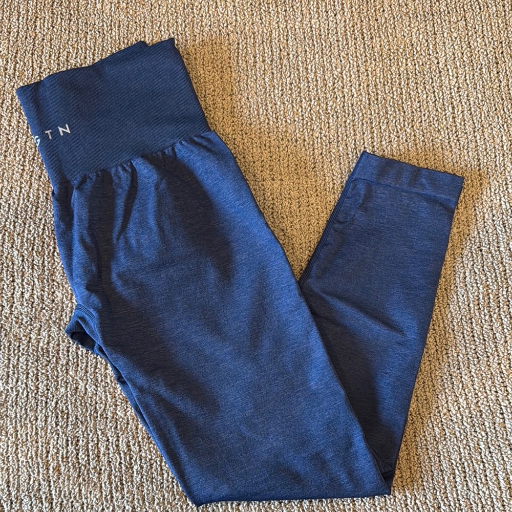 NVGTN seamless leggings (not contour)